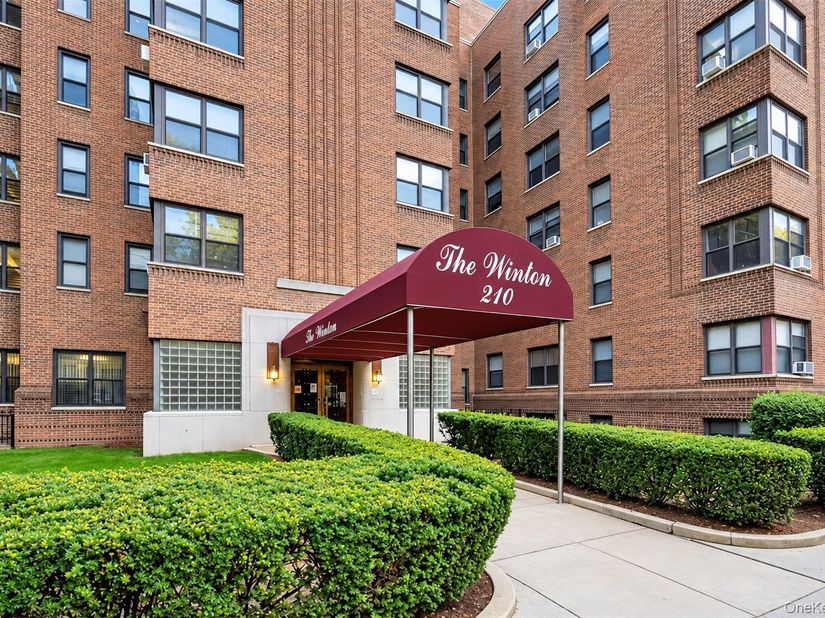 210 Martine Avenue 5L, White Plains NY 10601