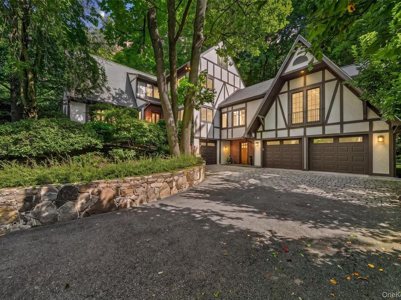 2 McGuire Lane, Croton-on-Hudson NY 10520