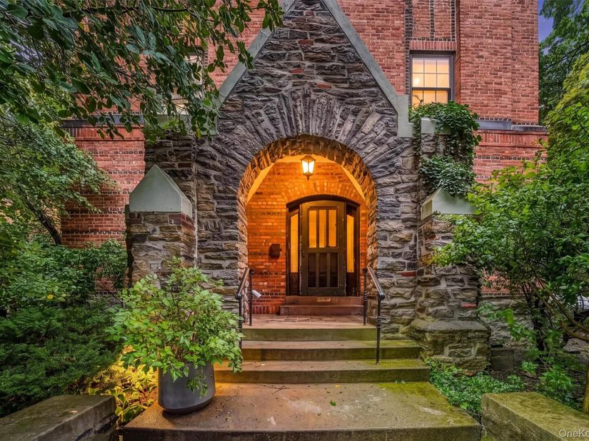 828 Bronx River Road 1AD, Bronxville NY 10708