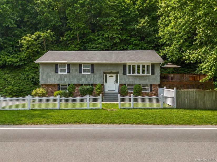 385 Yorktown Road, Croton-on-Hudson NY 10520