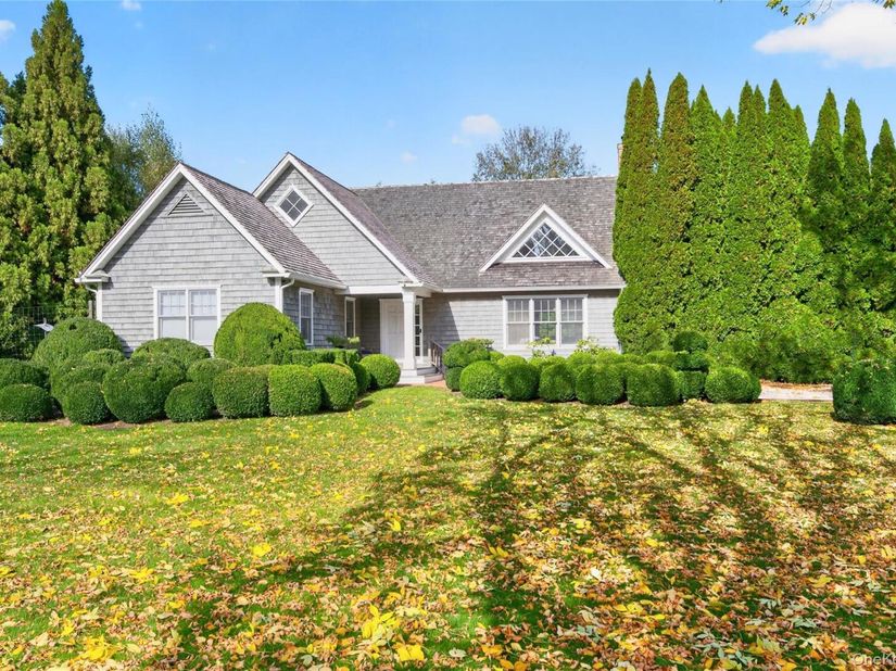 16 Borden Lane, East Hampton NY 11937