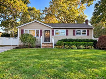 3 Squires Avenue