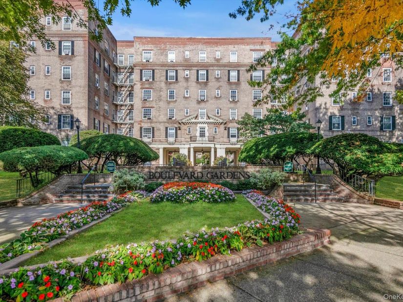 54-17 31st Avenue 4K, Woodside NY 11377
