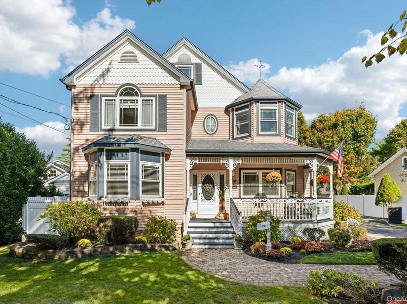 27 Mason Avenue, Babylon NY 11702