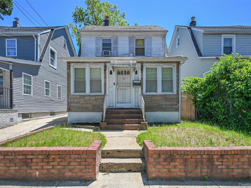 18806 Mangin Avenue, Saint Albans NY 11412
