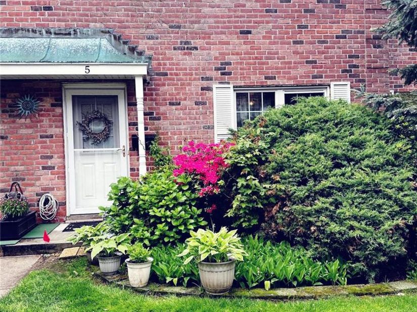 930 Merrick Rd 5, Baldwin NY 11510