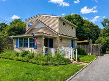 41 Summit Boulevard