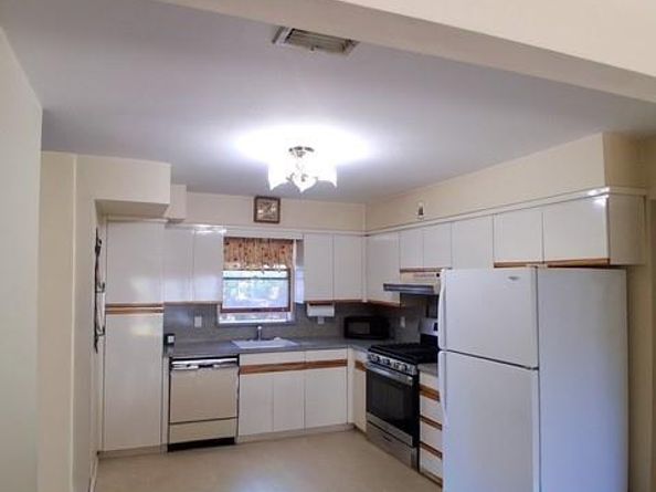 37 Acorn Place, Lynbrook NY 11563