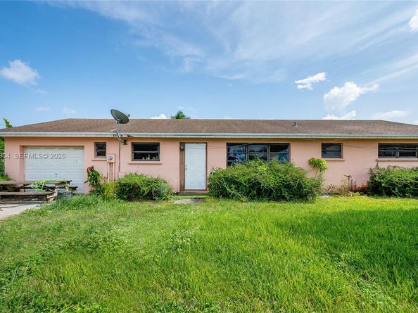 822 NW 15th St, Homestead FL 33030
