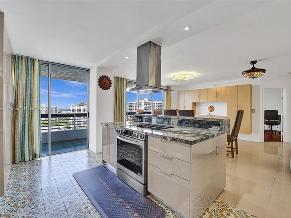 3530 Mystic Pointe Dr 2002, Aventura FL 33180