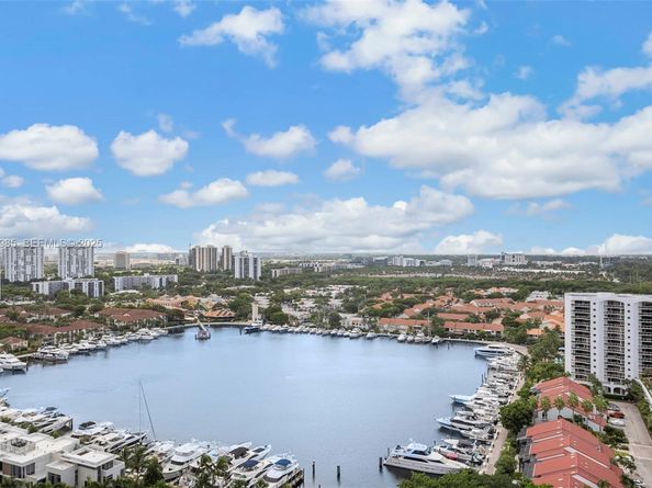21205 Yacht Club Dr 2403, Aventura FL 33180