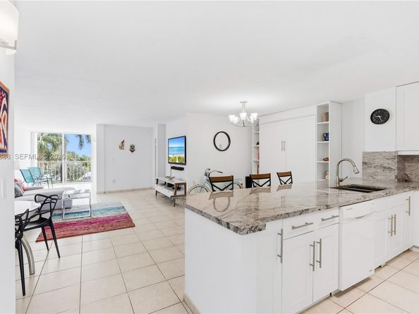 6450 Collins Ave 204, Miami Beach FL 33141