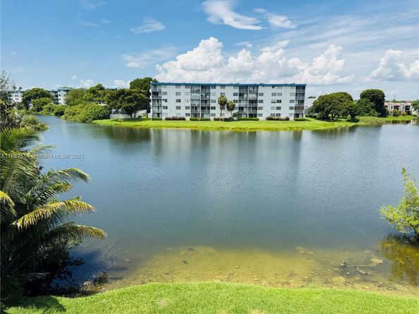 502 NW 87th Ave 302, Miami FL 33172