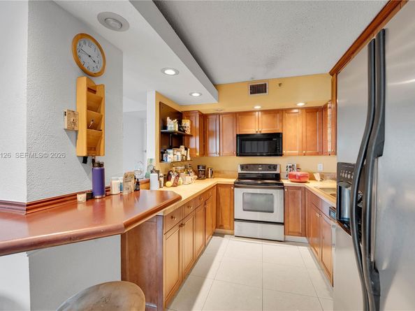 919 Hillcrest Dr 704, Hollywood FL 33021