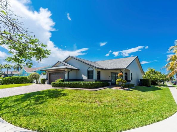 235 SE 9th St, Dania Beach FL 33004
