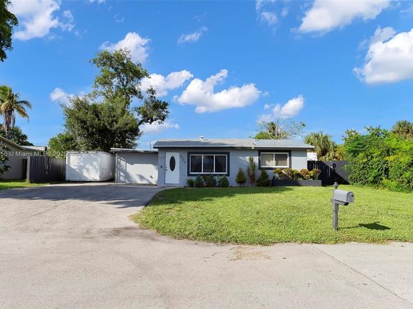 6108 NW 8th St, Margate FL 33063