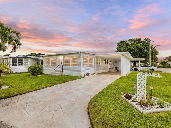 5720 Lakeshore Dr, Dania Beach FL 33312