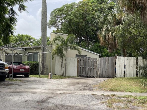 143 SW 21st Way, Fort Lauderdale FL 33312