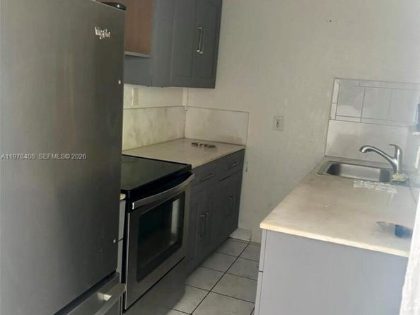 2511 NW 24th St, Miami FL 33142