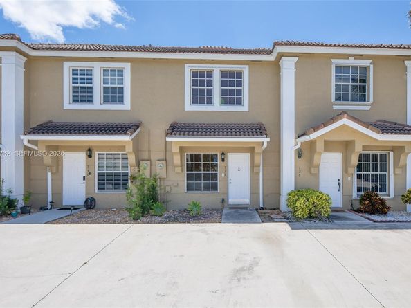 728 SW 122nd Ave, Pembroke Pines FL 33025