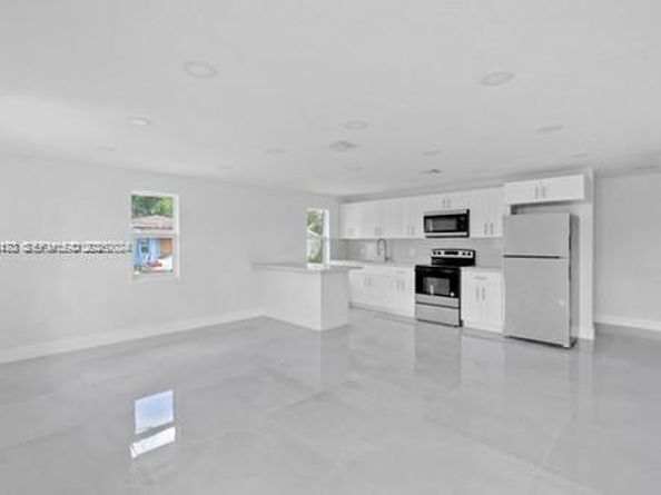 655 SW 5th St, Homestead FL 33030