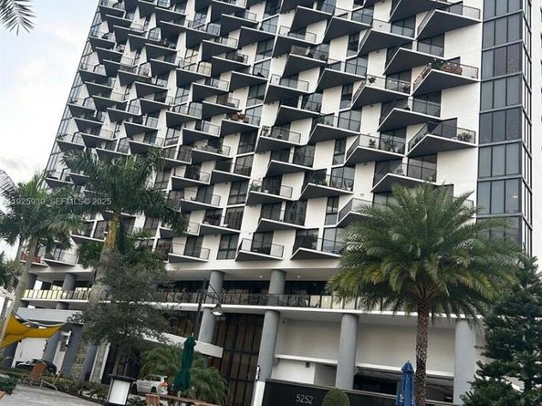 5252 NW 85th Ave 706, Doral FL 33166