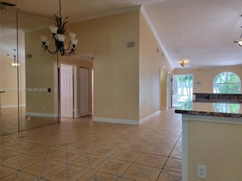 7927 NW 50th St
