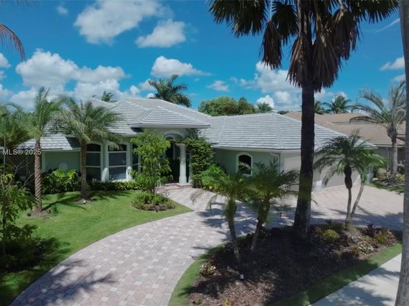2493 Poinciana Dr, Weston FL 33327