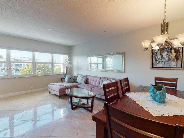 329 SE 3rd St 402P, Hallandale Beach FL 33009