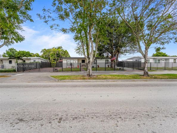 11415 SW 56th St, Miami FL 33165