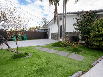 1851-1853 NW 22nd Pl