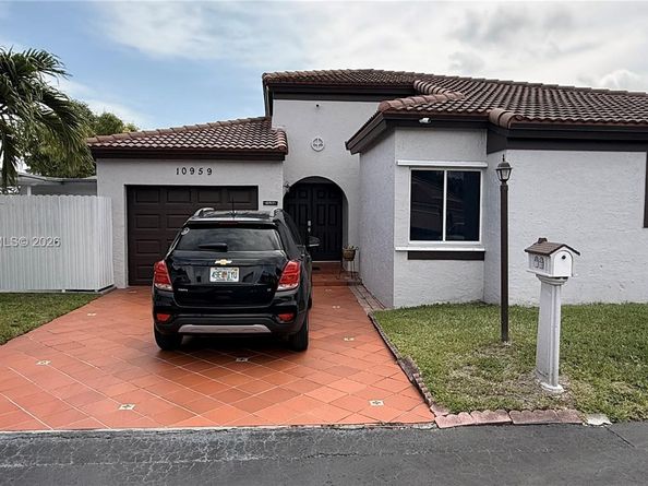 10959 SW 72nd Ter, Miami FL 33173