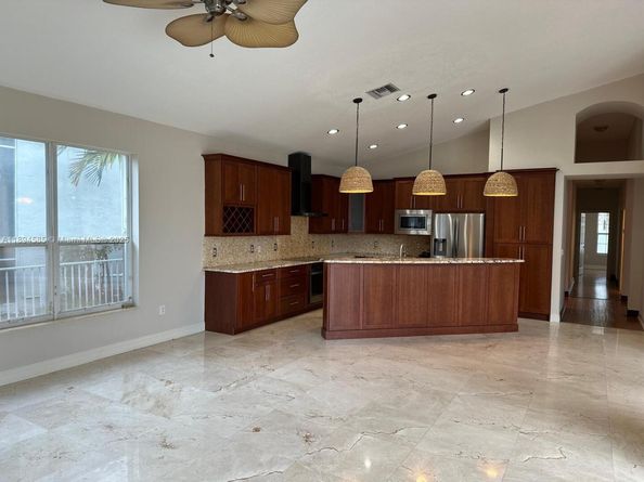 18580 SW 44th St, Miramar FL 33029