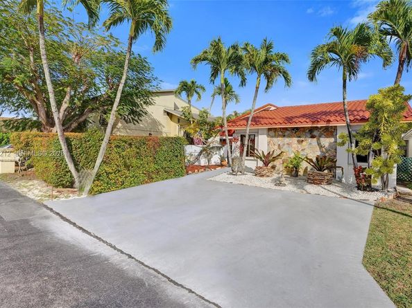 3515 SW 113th Ct, Miami FL 33165