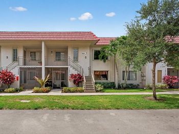 16210 Laurel Dr