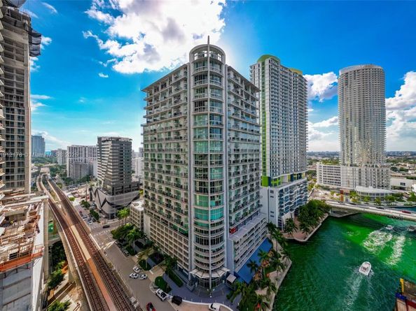 690 SW 1st Ct 2101, Miami FL 33130