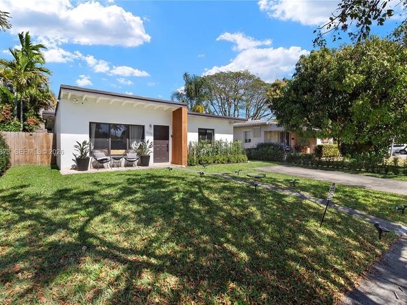 6315 SW 42nd St, South Miami FL 33155