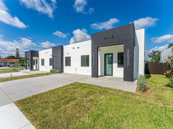 12393 SW 220th St, Miami FL 33170