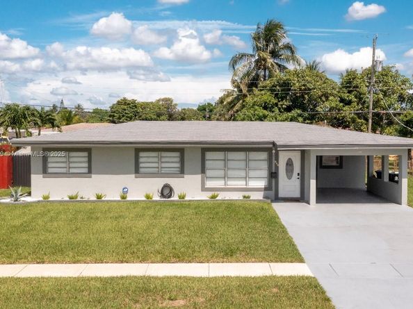 521 W Evanston Cir, Fort Lauderdale FL 33312