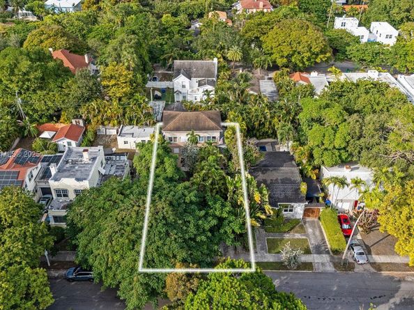 137 NE 46th St, Miami FL 33137