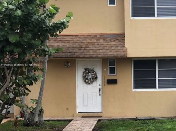 9633 SW 20th Ter 9633, Miami FL 33165