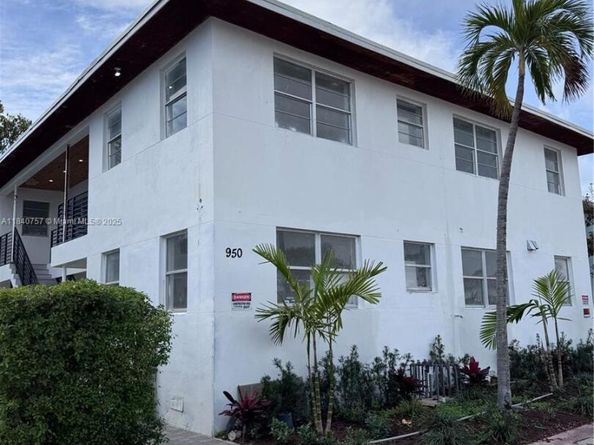 950 79th Ter, Miami Beach FL 33141