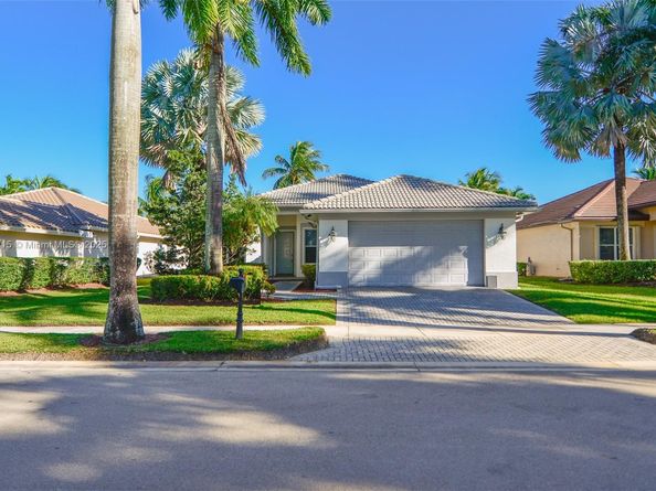 1868 Harbor View Cir, Weston FL 33327