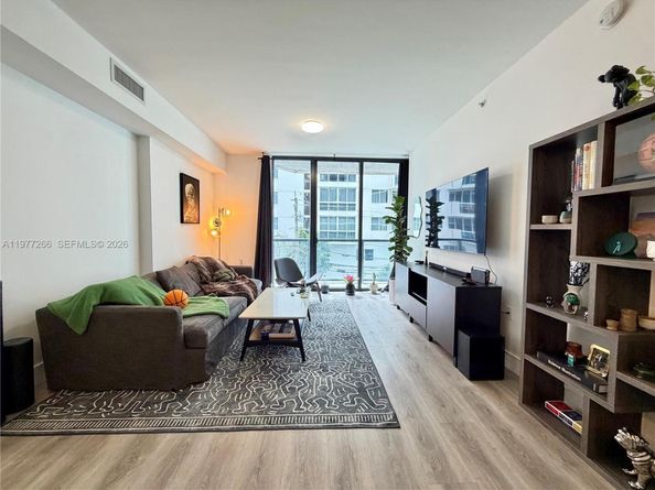 201 SW 17th Rd 304, Miami FL 33129