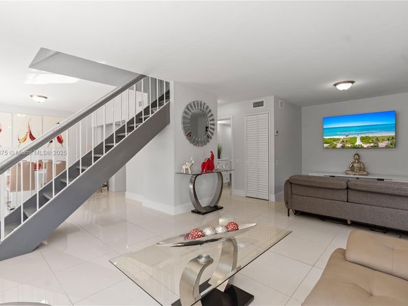 6621 SW 116th Pl B2, Miami FL 33173