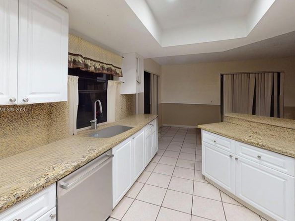 15552 SW 54th Ter, Miami FL 33185