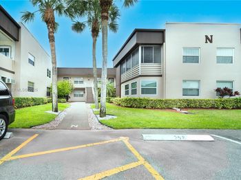 642 N Normandy  N