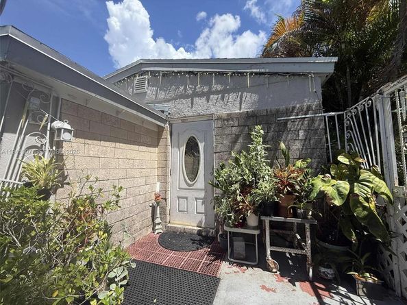 1535 NE 171st St, North Miami Beach FL 33162
