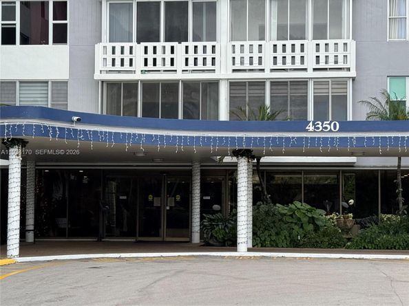 4350 Hillcrest Dr 702, Hollywood FL 33021