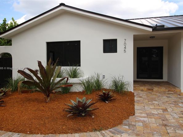 7045 SW 83rd Pl, Miami FL 33143